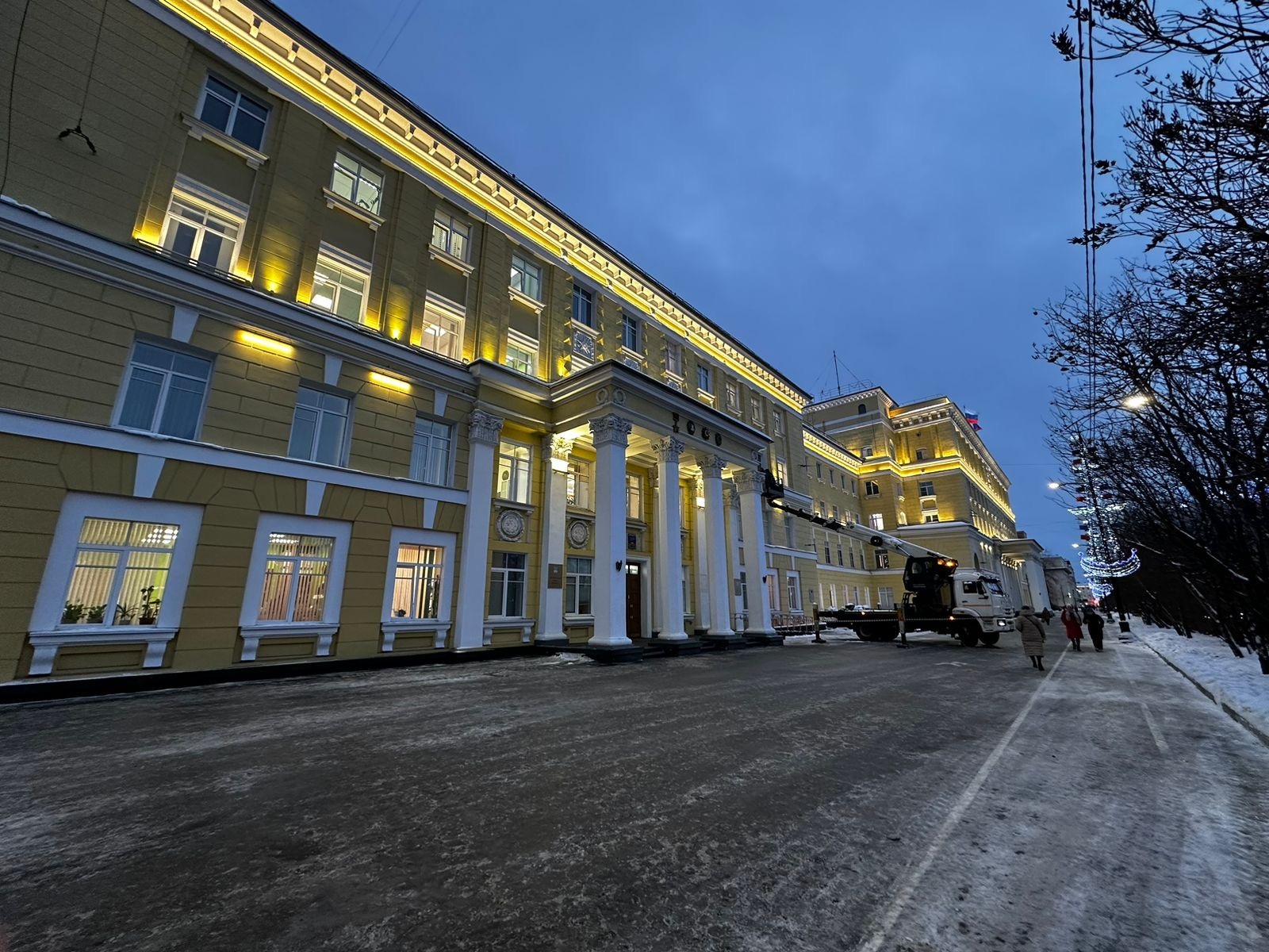 Административное здание, Мурманск