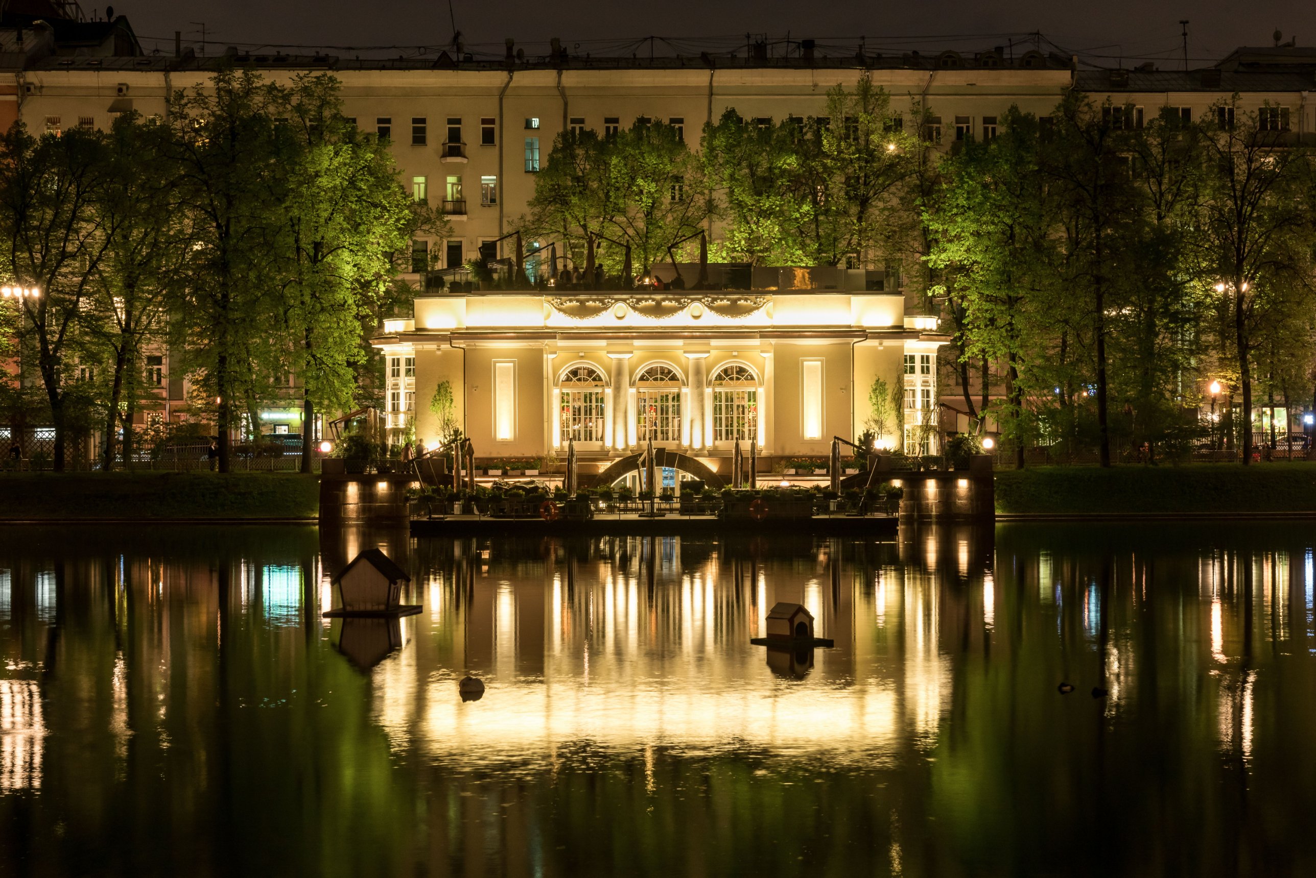 Pavilion, пруд Патрики